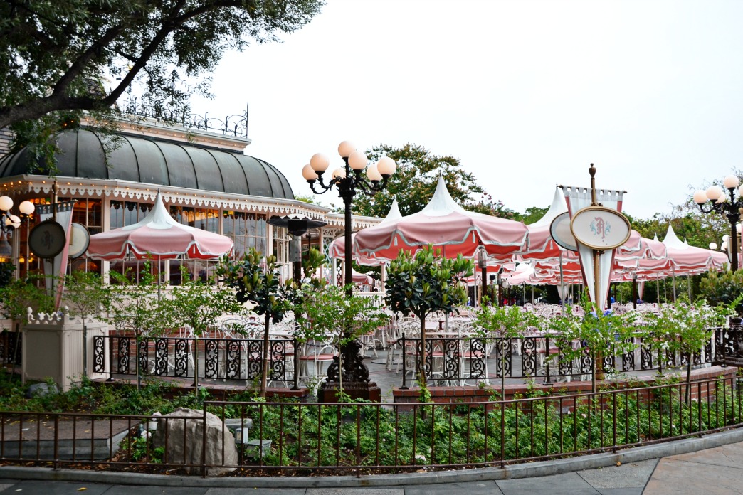 Disneyland Character Dining Plaza Inn Tips - Brie Brie Blooms
