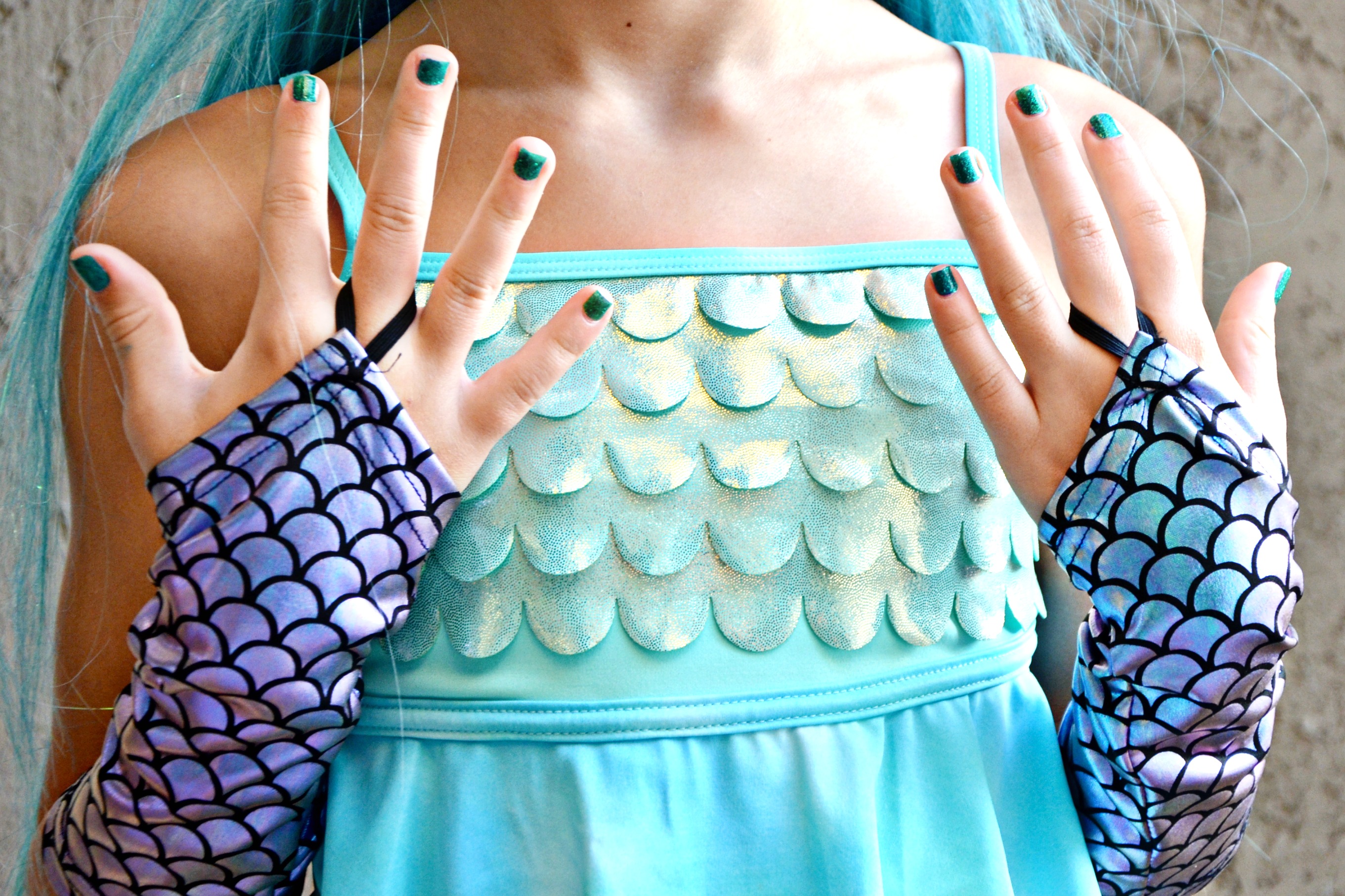 DIY Mermaid Costume - learn how to add a mermaid fin tail to