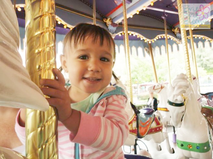 Disneyland-with-infants-carousel