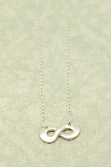 infinity_necklace_01