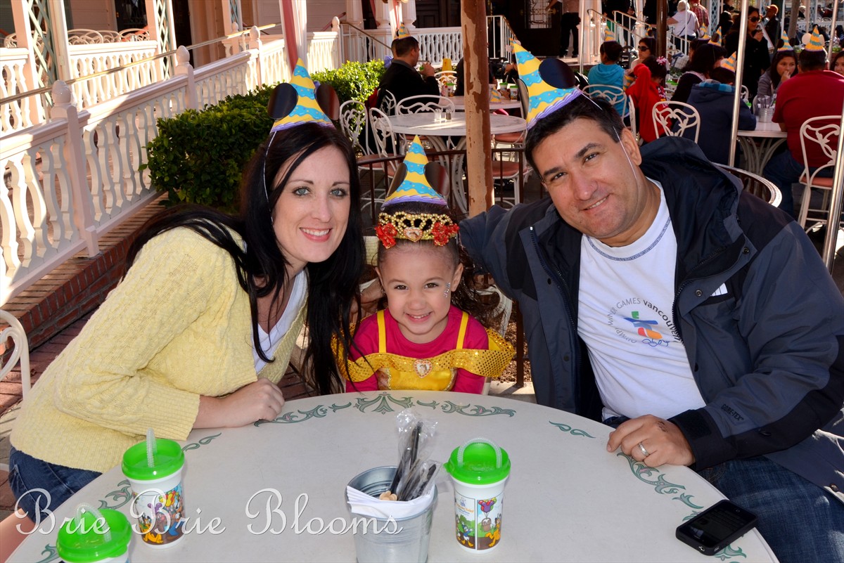 Celebrating a birthday at Disneyland, Brie Brie Blooms, #Disneyland (8)