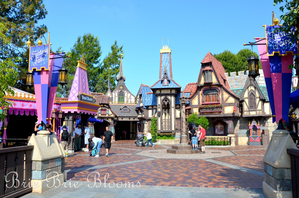 Greet the Princesses at Disneyland's Fantasy Faire (7)
