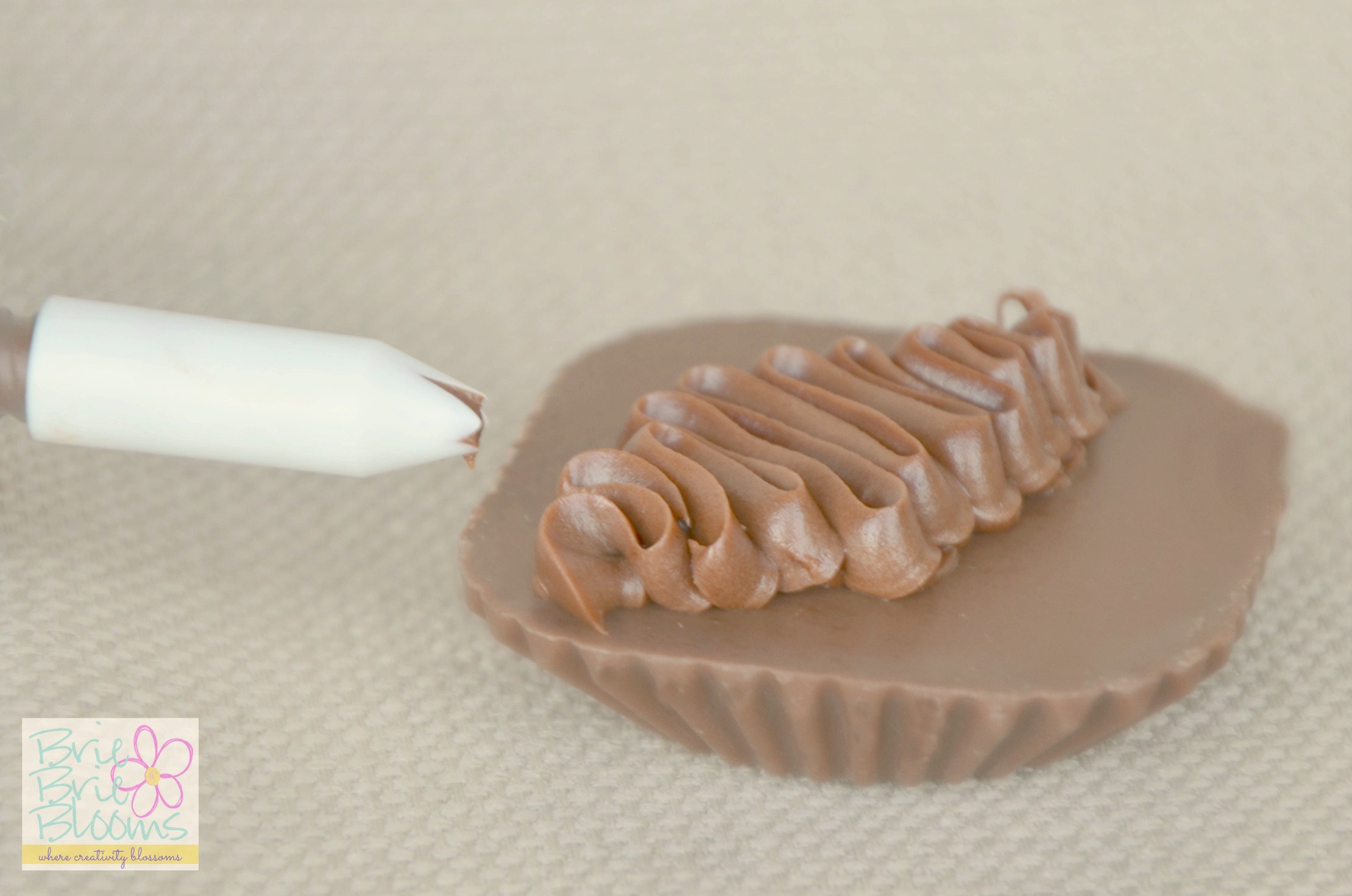 make a football with a frosting tip #thatnewcrush #shop #cbias