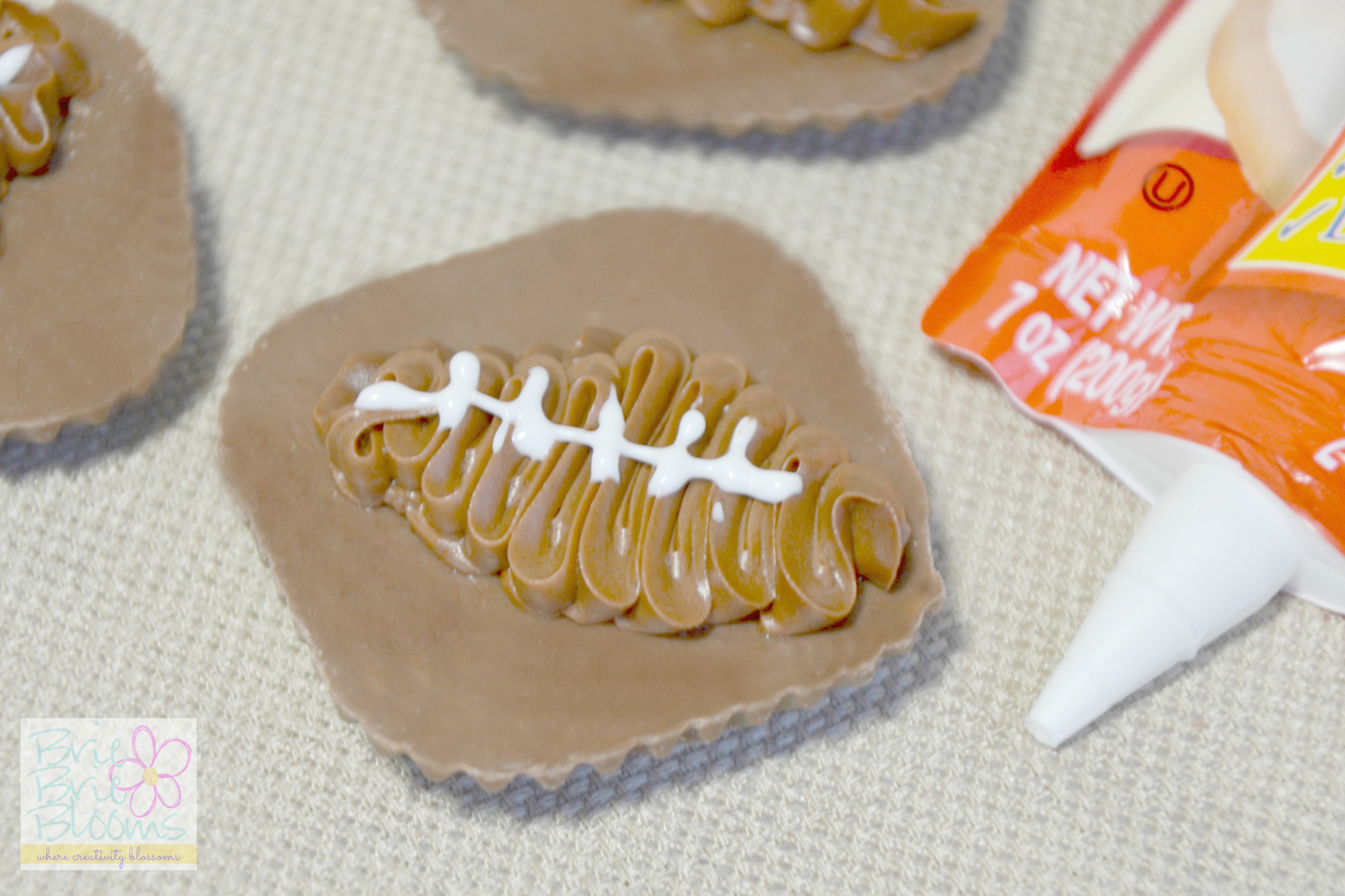 make a football with cookie frosting #thatnewcrush #shop #cbias