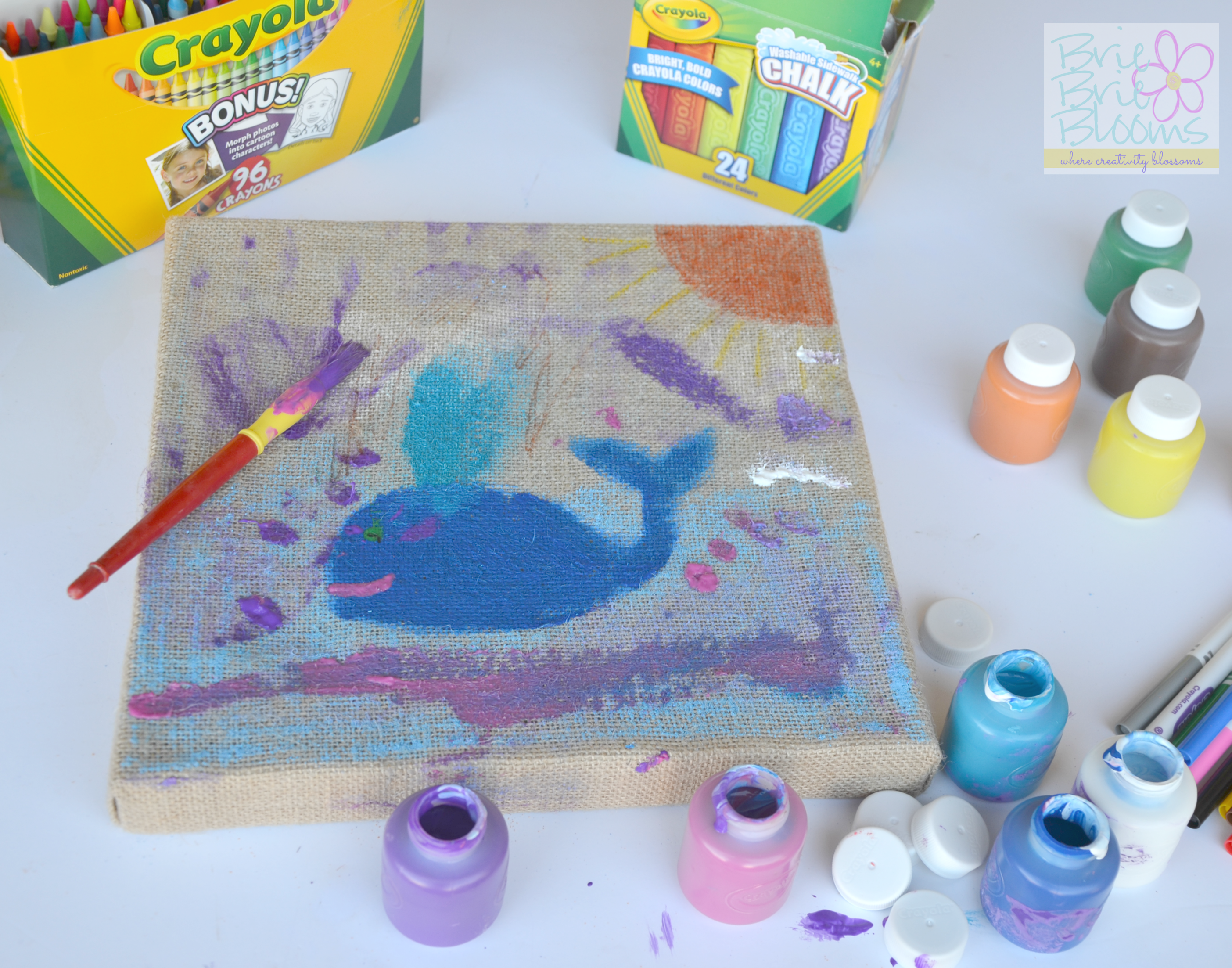 washable-art-mess-with-crayola-art-supplies