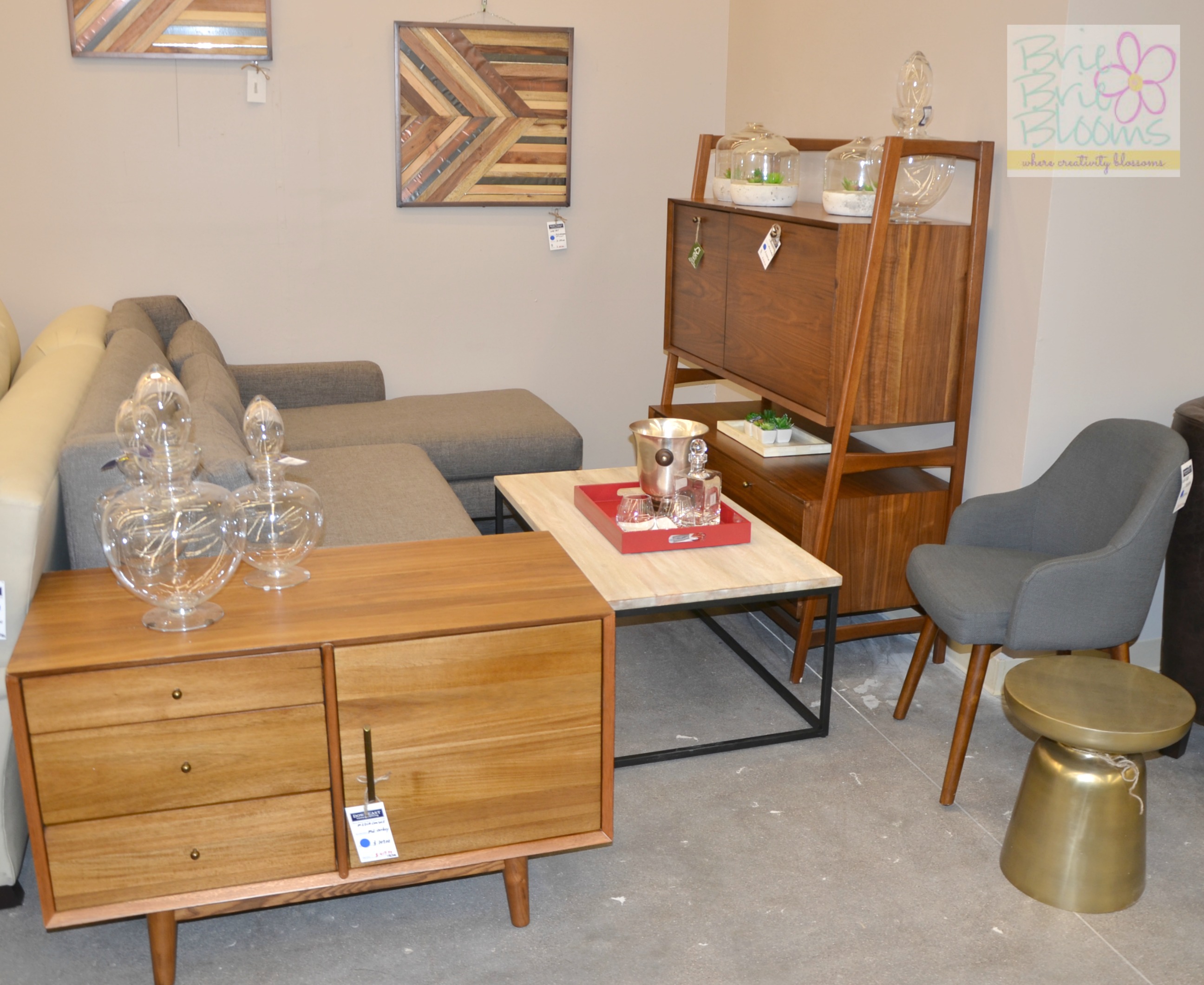 DownEast-Home-Mesa-living-room-furniture
