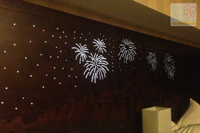 Disney-Social-Media-Moms-Celebration-2014-fireworks-on-headboard