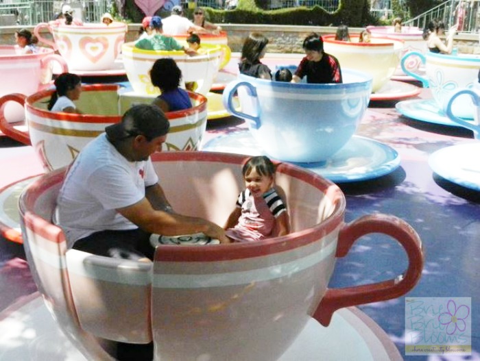 spinning-on-the-Disneyland-teacups