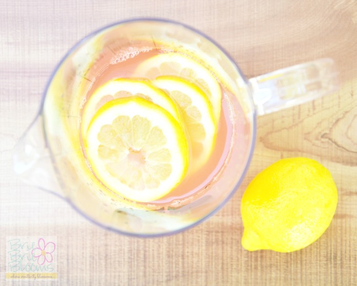 add-lemon-to-VitaFrute-cocktails