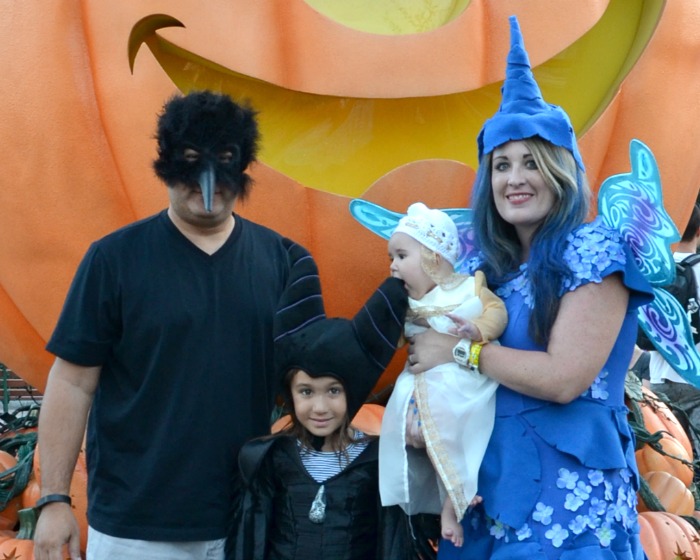 family-maleficent-costume-baby-aurora