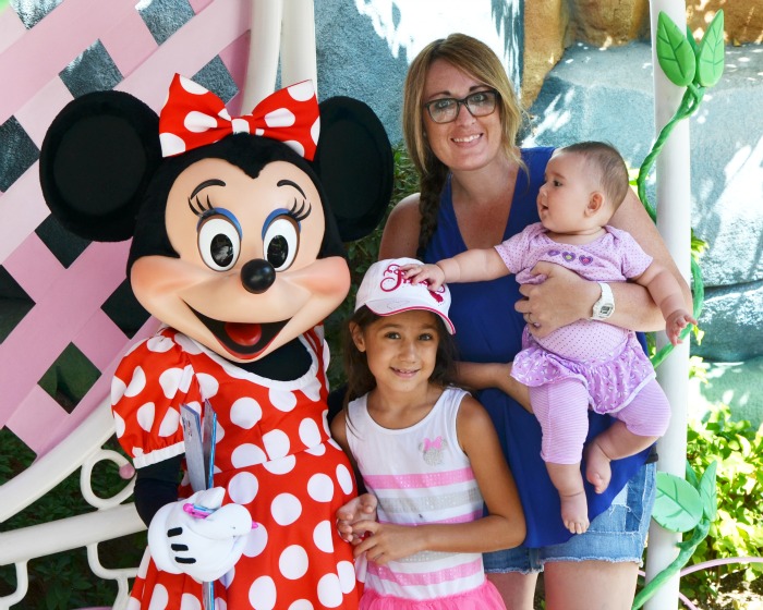 Gabriella, a Phoenix based kid blogger, and her little sister love visiting Disneyland.