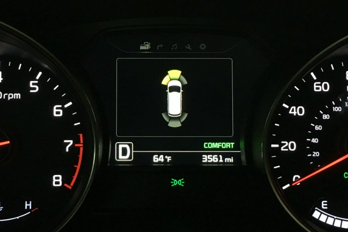 10-reasons-to-love-the-Kia-Sedona-parking-sensor