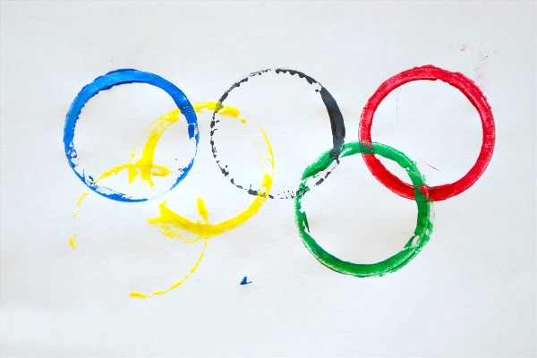 Olympic rings kids craft play-doh lid paint
