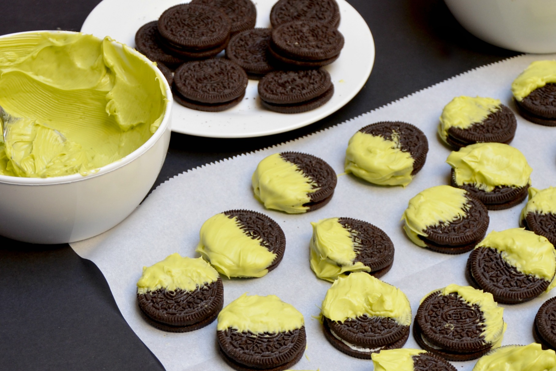 Slimer Party OREO Cookies