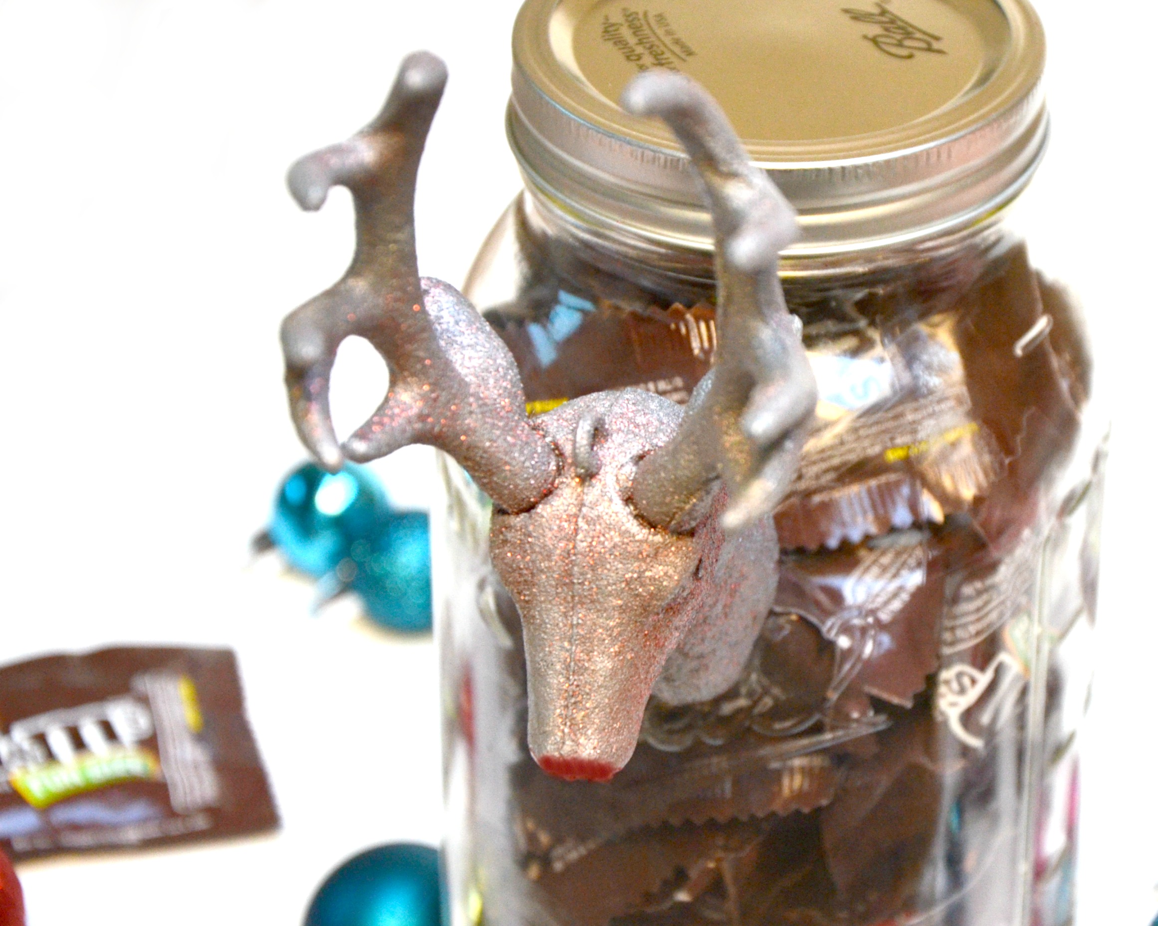 Reindeer Jar Holiday Gift Tutorial filled with candy