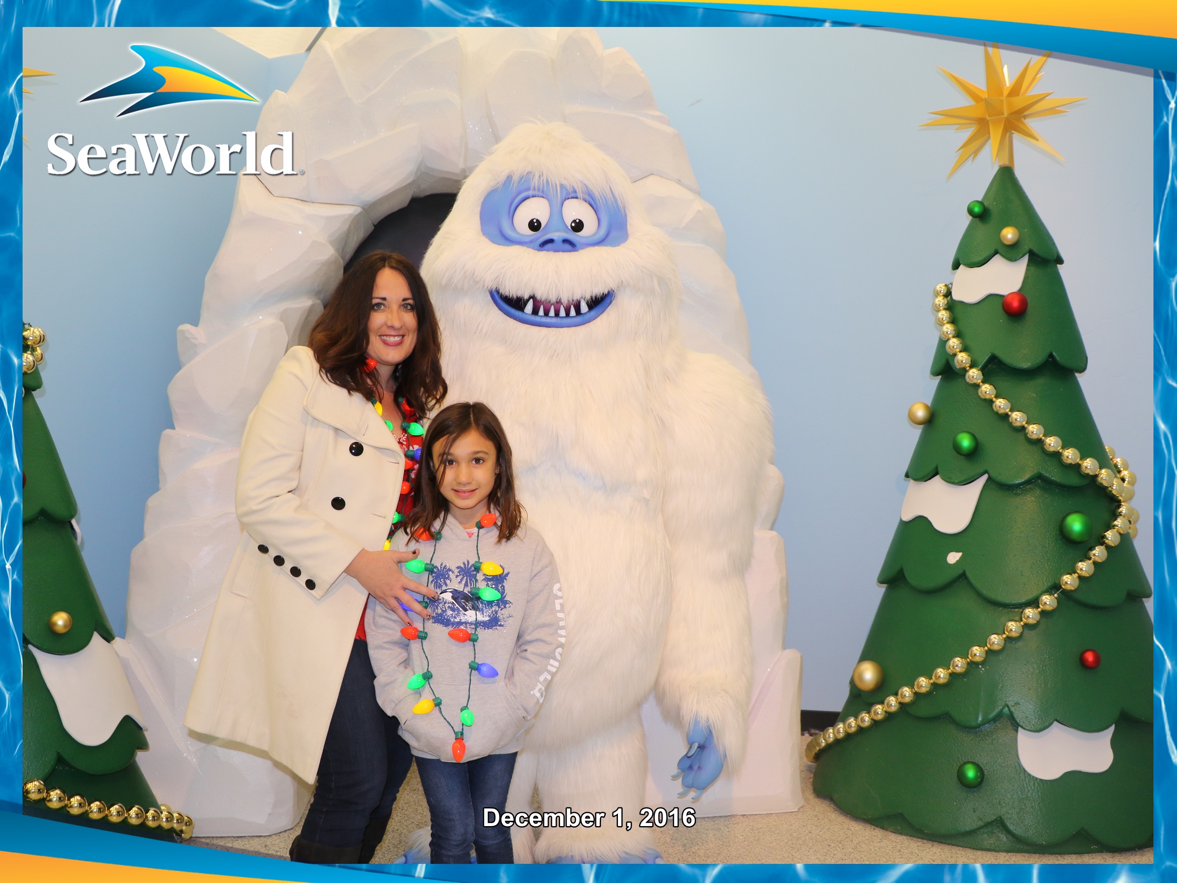 Christmas at SeaWorld Bumble Photo