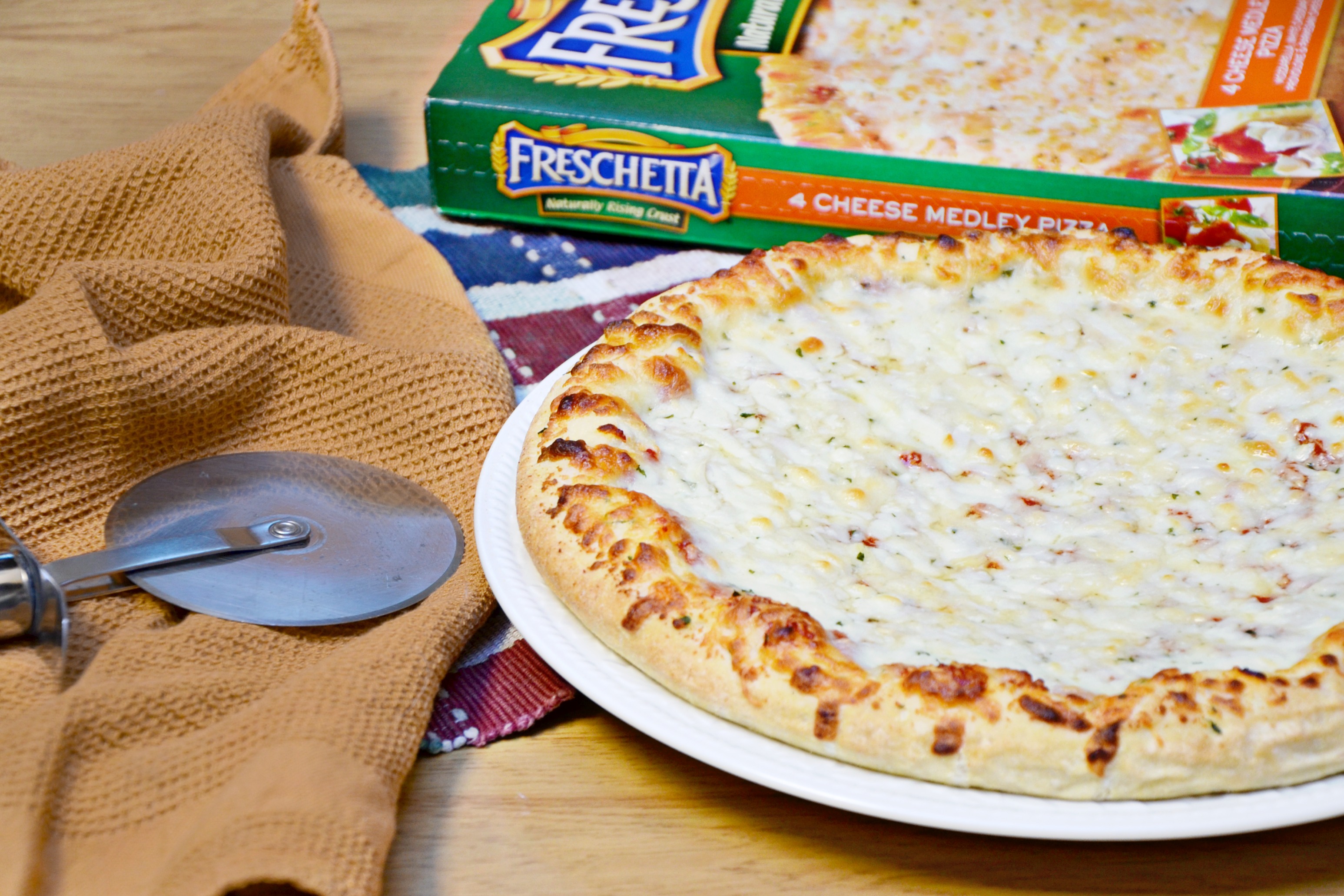 Freschetta 4 cheese medley pizza