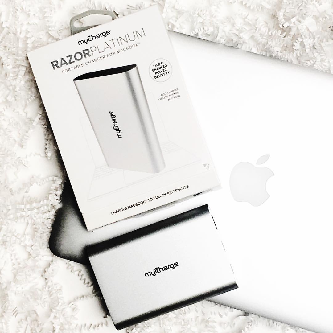 RazorPlatinum portable charger for macbook