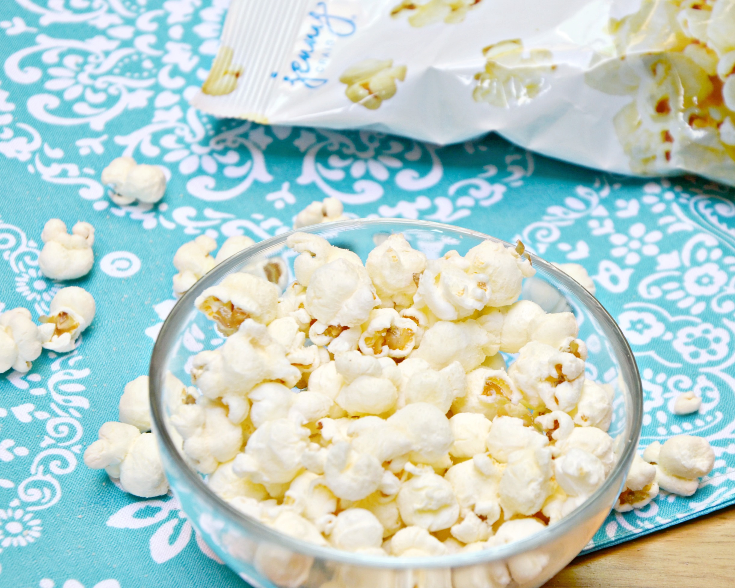 Jenny Craig snack white cheddar popcorn