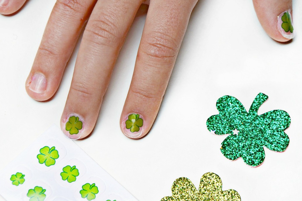 easy shamrock nail decals