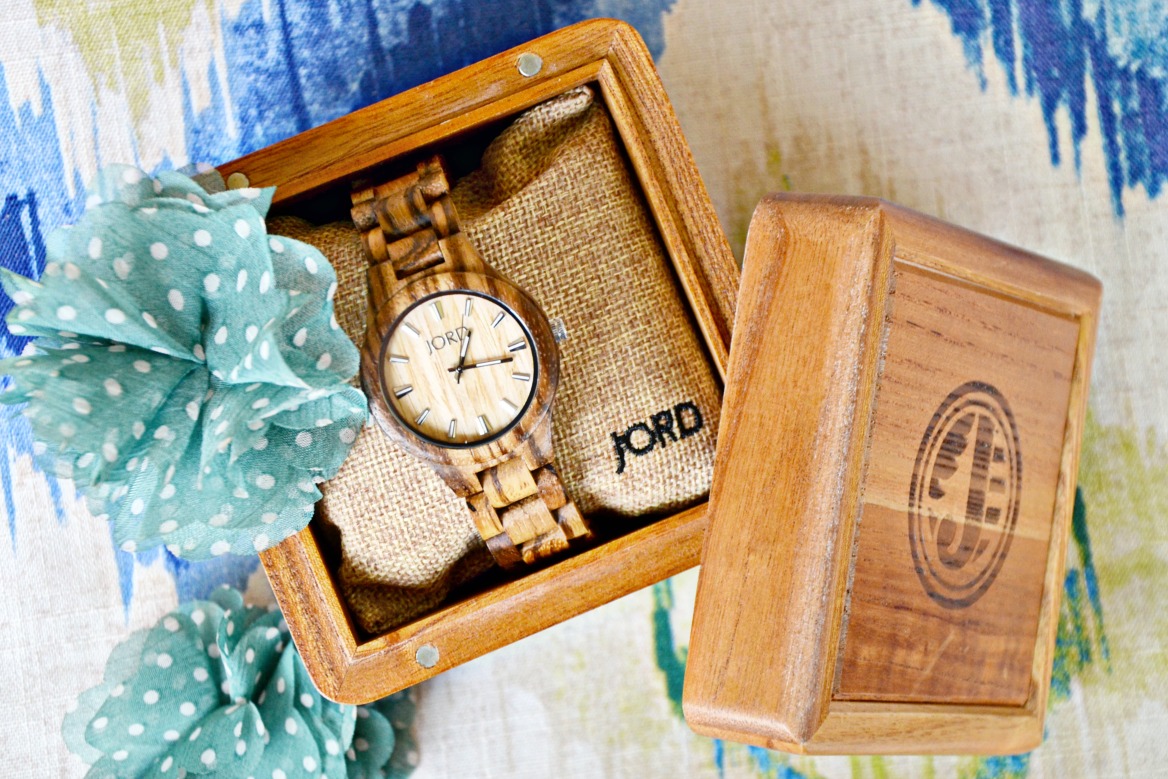 Now through 3/26, enter to win the JORD Wood Watch giveaway for $100 towards the purchase of your new watch. Every entry receives an automatic $25 off!