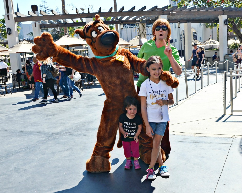 Check out these 10 things to do at Universal Studios Hollywood with a toddler for your next theme park visit with children.