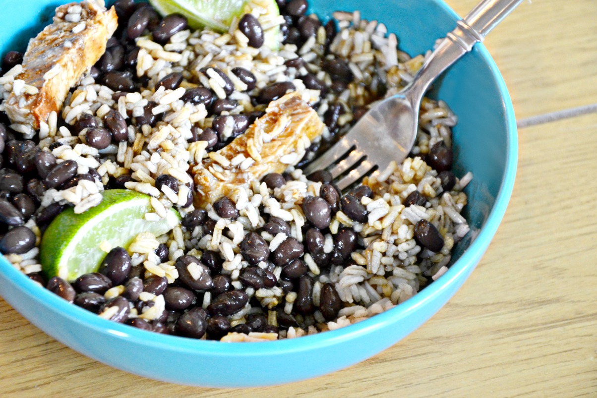 Make an easy pork rice bowl with garlic pork chops and black beans for a well balanced meal your family will love.