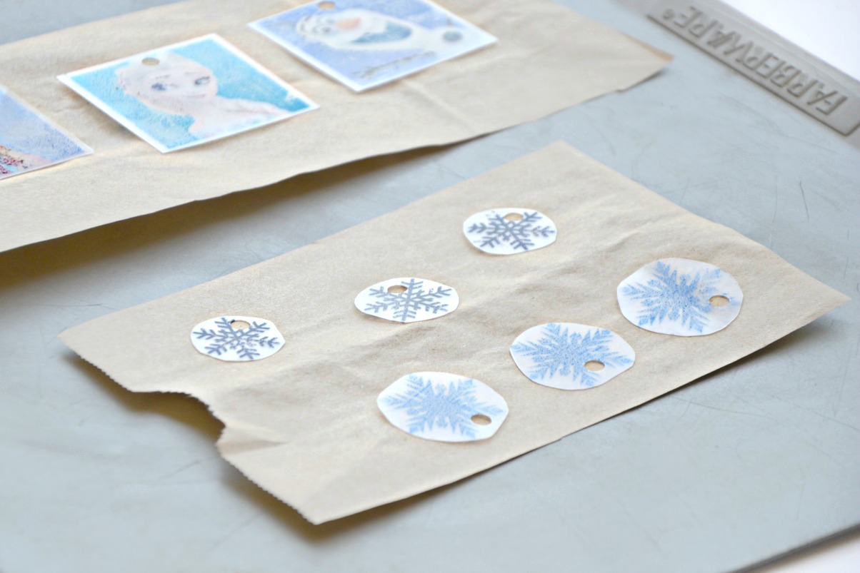 Make this easy FROZEN Charm Necklace and learn how to print on shrink film.