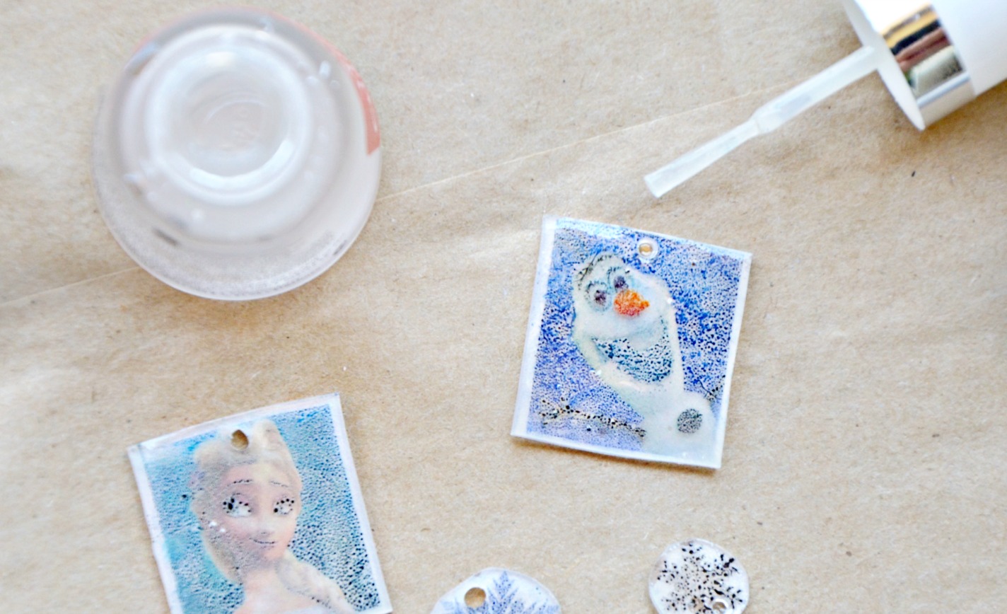 Make this easy FROZEN Charm Necklace and learn how to print on shrink film.