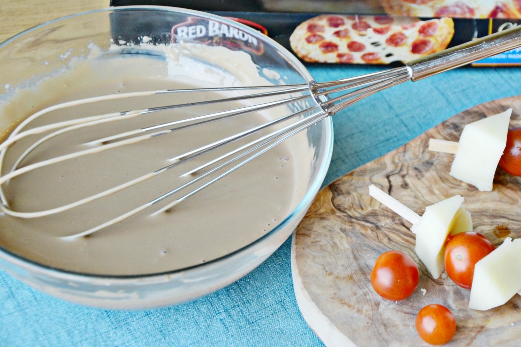 Keep rocking your super mom daily routine and add this mozzarella tomato skewers balsamic ranch dip recipe to your busiest and most chaotic days.