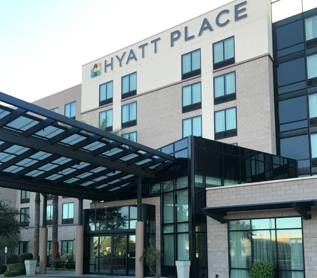 The Hyatt Place Phoenix/Gilbert is great for Arizona weekend getaways, guests during the holidays or when you're transitioning with a move in Gilbert. 