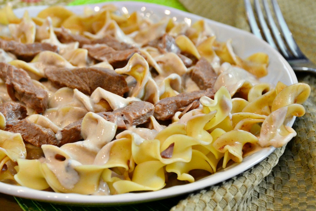 Make an easy slow cooker beef stroganoff with No Yolks egg white noodles for dinner this week or your next fall gathering with friends.