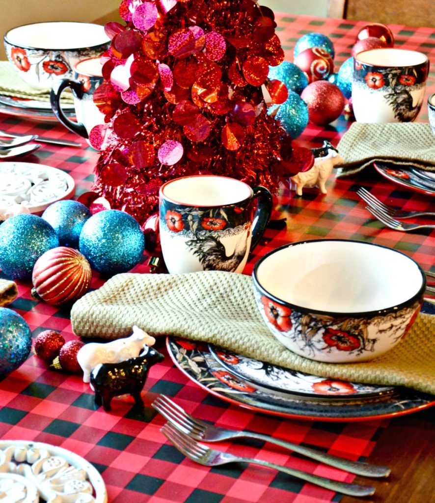 Learn how to set your holiday table with this easy step by step how to guide using items you probably already have at home!
