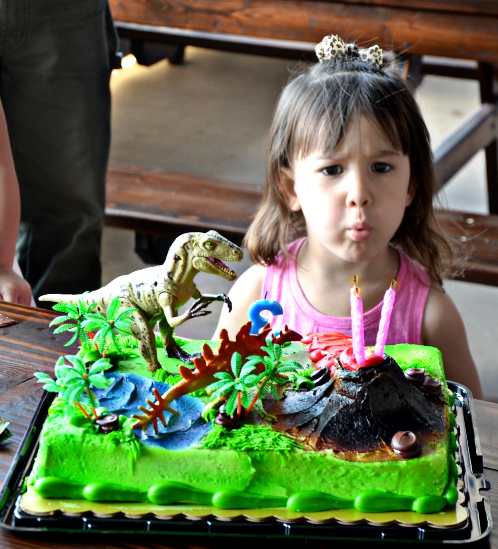 Host the ultimate dinosaur party at Pangaea Land of the Dinosaurs in Scottsdale, Arizona including the option to bring your own cake.