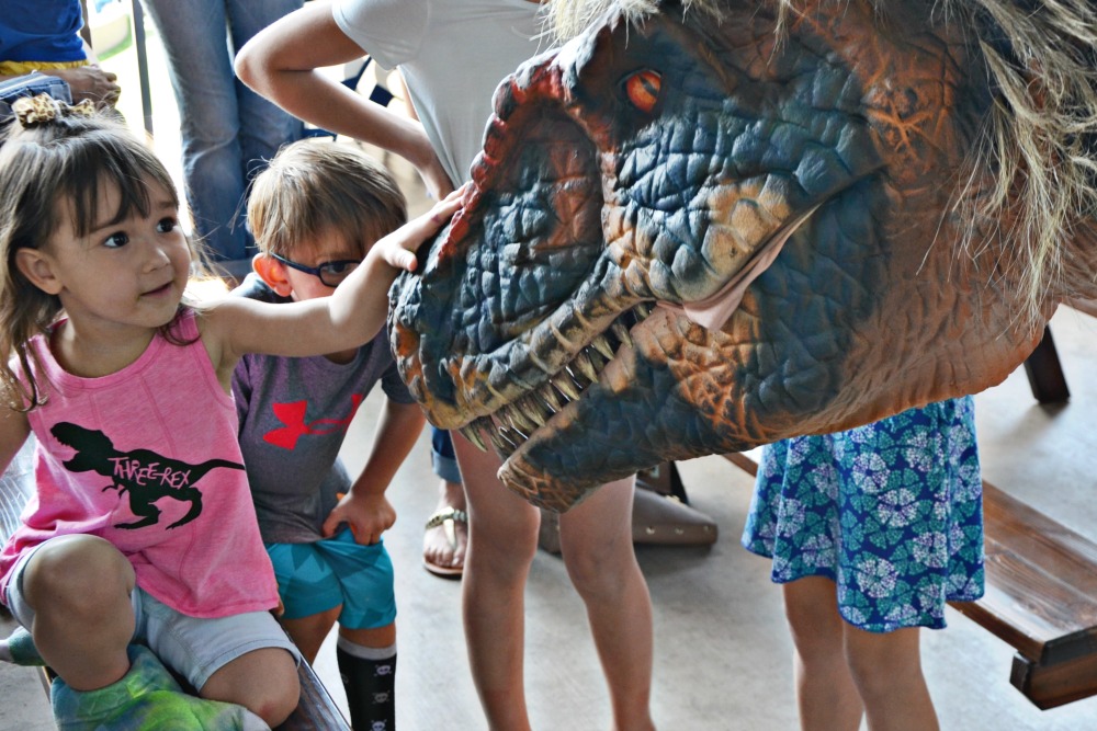 Host the ultimate dinosaur party at Pangaea Land of the Dinosaurs in Scottsdale, Arizona including a dinosaur encounter at lunch.