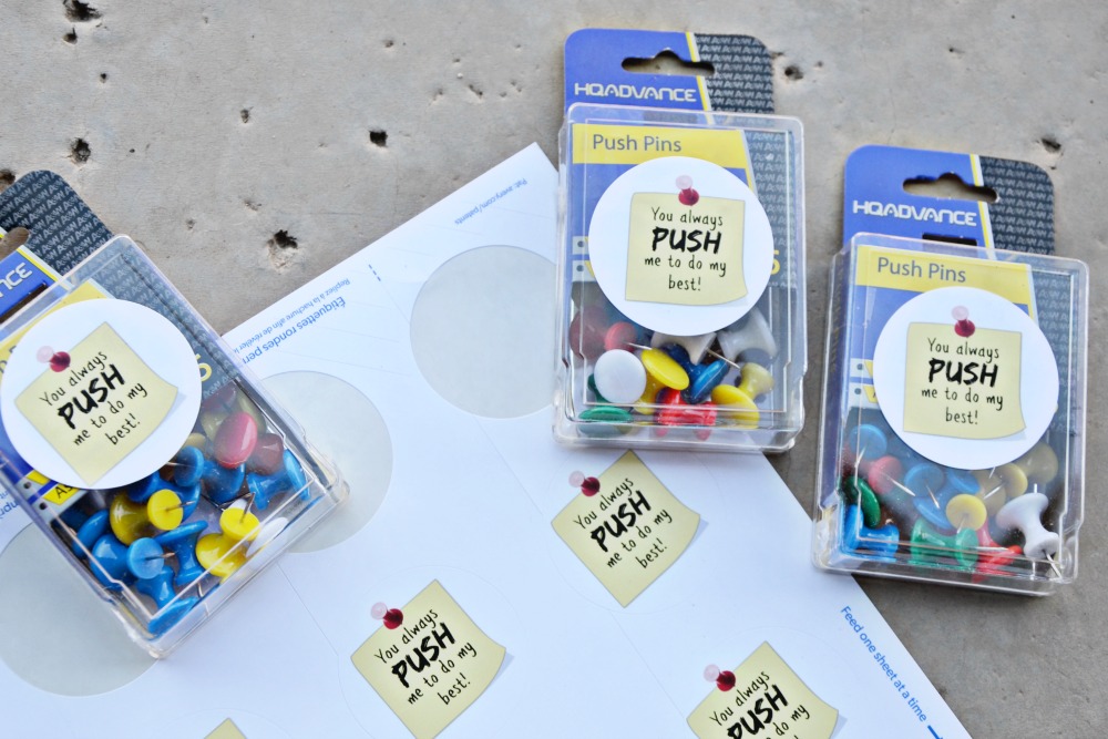 This push pins teacher gift is easy and inexpensive, the perfect daily gift for teacher appreciation week.