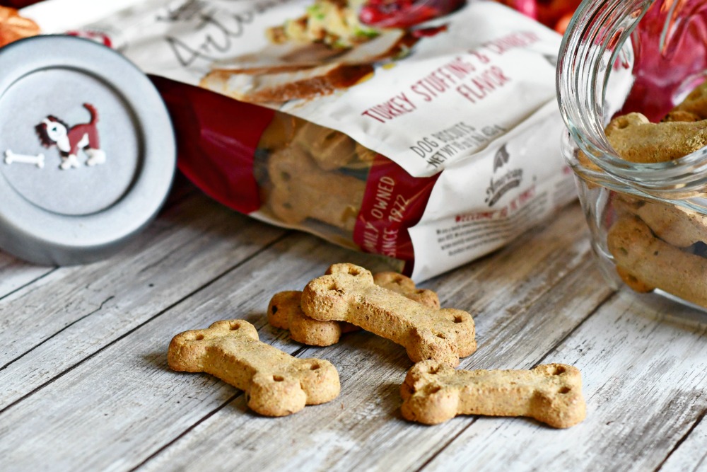 These holiday flavored dog biscuits are great to include your dog in special snacking moments.